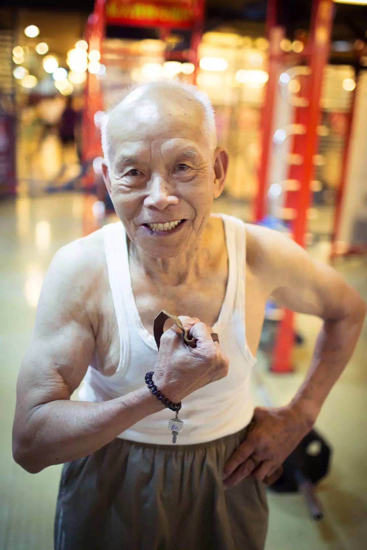 中国肌肉爷爷图片