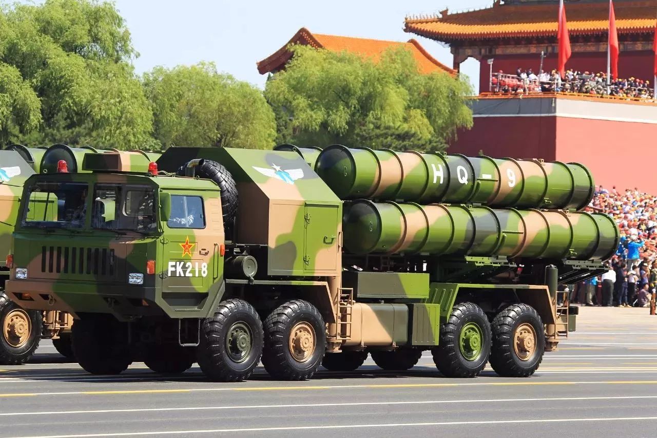 中国空军建军68年导弹射得更远打得更高瞄得更准