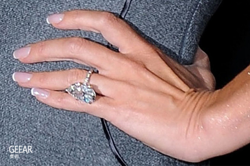 g活 贝克汉姆真结婚20年,竟为贝嫂送了13枚结婚戒指!