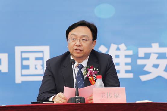 赵权副市长首先介绍了比亚迪(淮安)项目合作推进情况,对项目进展进行