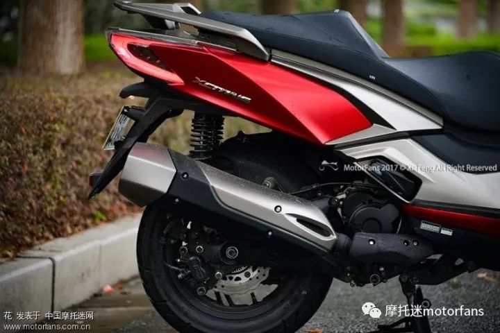 光陽兩車對決長途利器賽艇s400對比強勁猛獸ak550