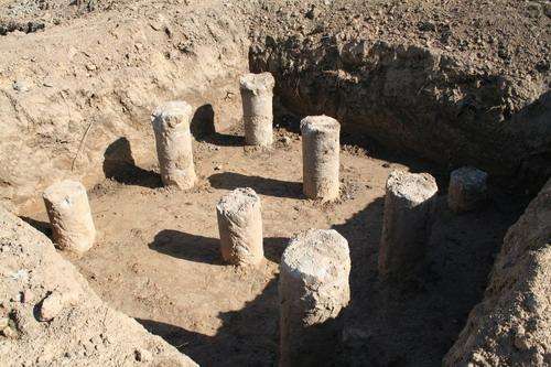 天然地基土分為四大類:岩石,碎石土,砂土,粘性土.