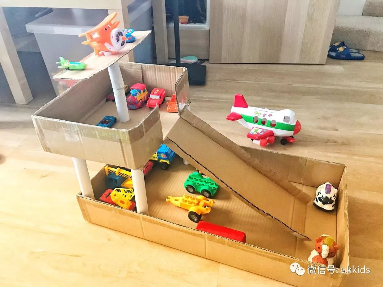 1,紙箱變車庫,小車車不再到處亂停.在此先介紹5款這樣的diy小玩具.