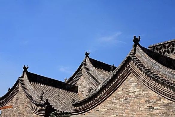 分类谚语说山墙扒门必定伤人,这是因为中国传统硬山式住宅的主梁搭