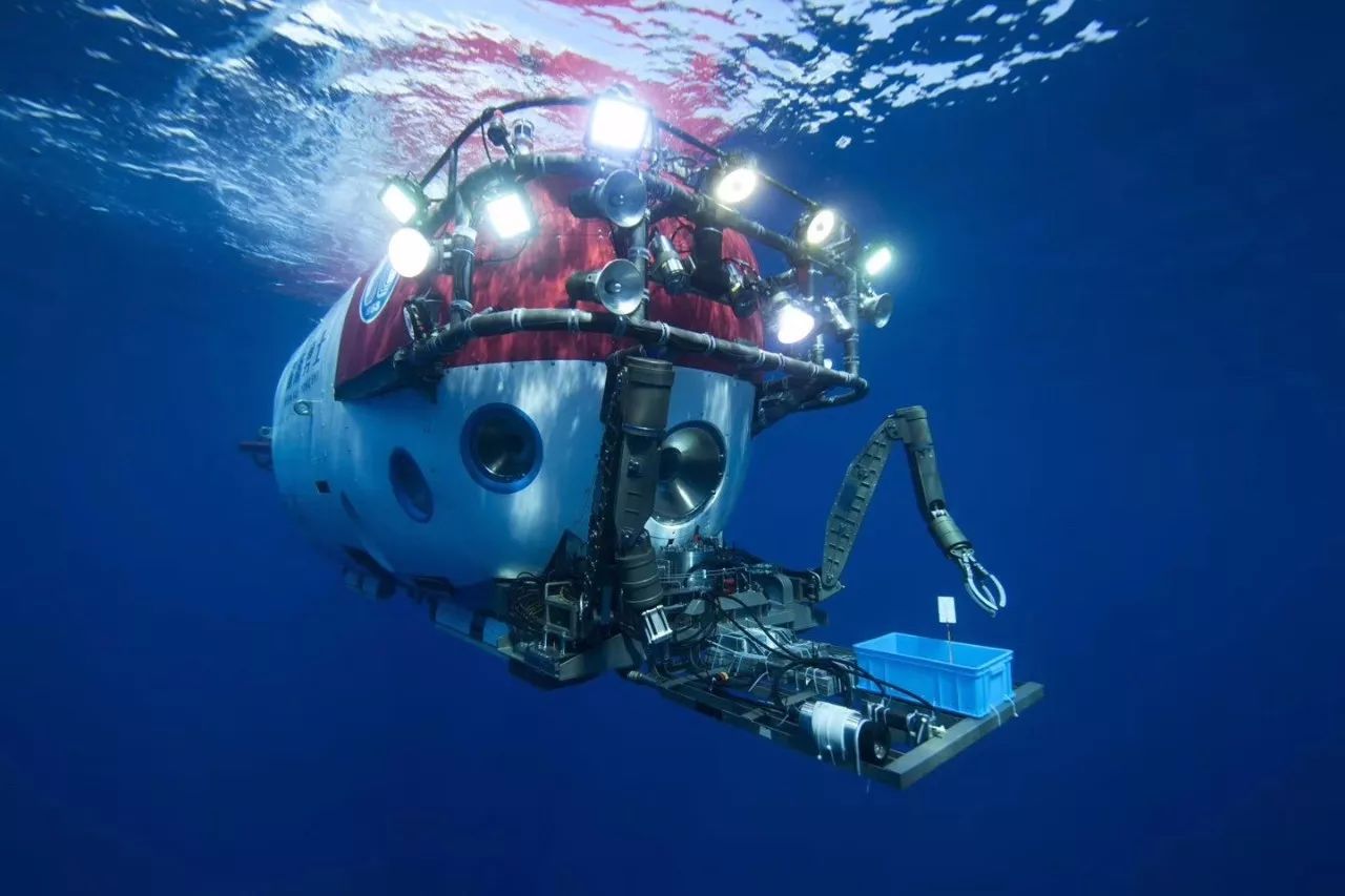 China's manned submersible to take on 10,000-meter dive in Mariana ...