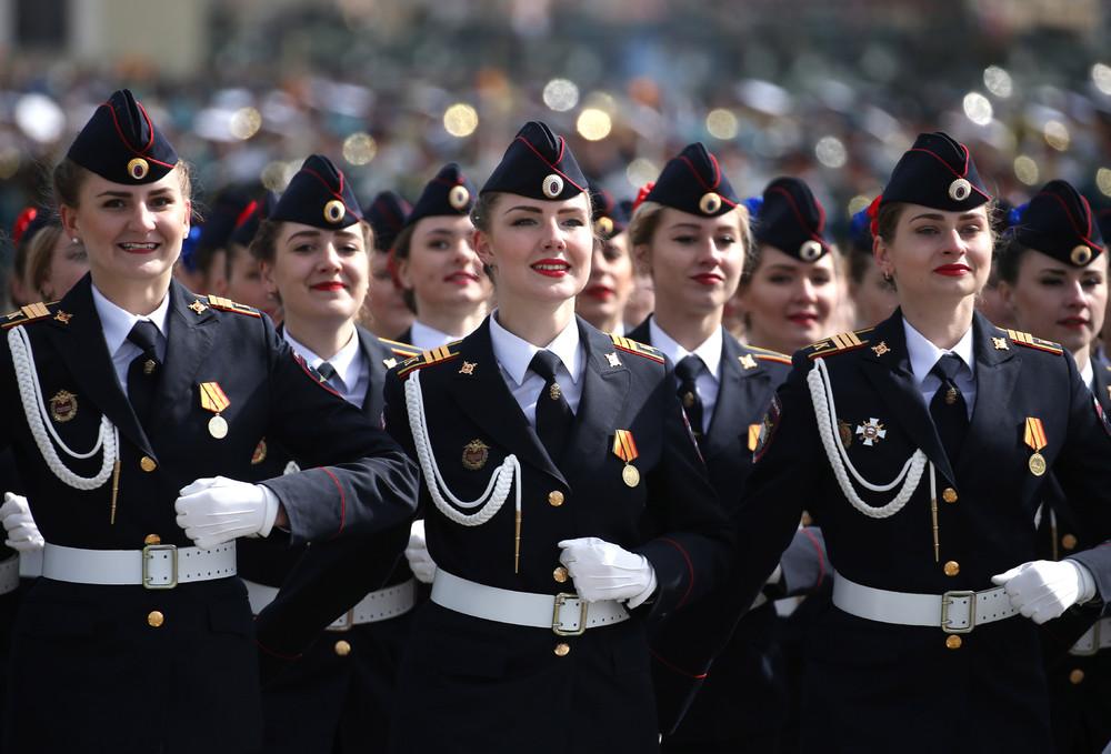 俄罗斯女阅兵太美了图片