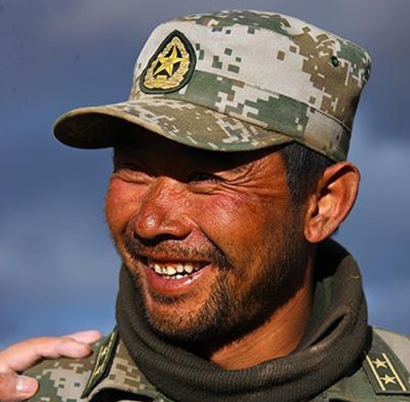 我国无人区的边防战士笑了,而看照片的中国人则集体哭了