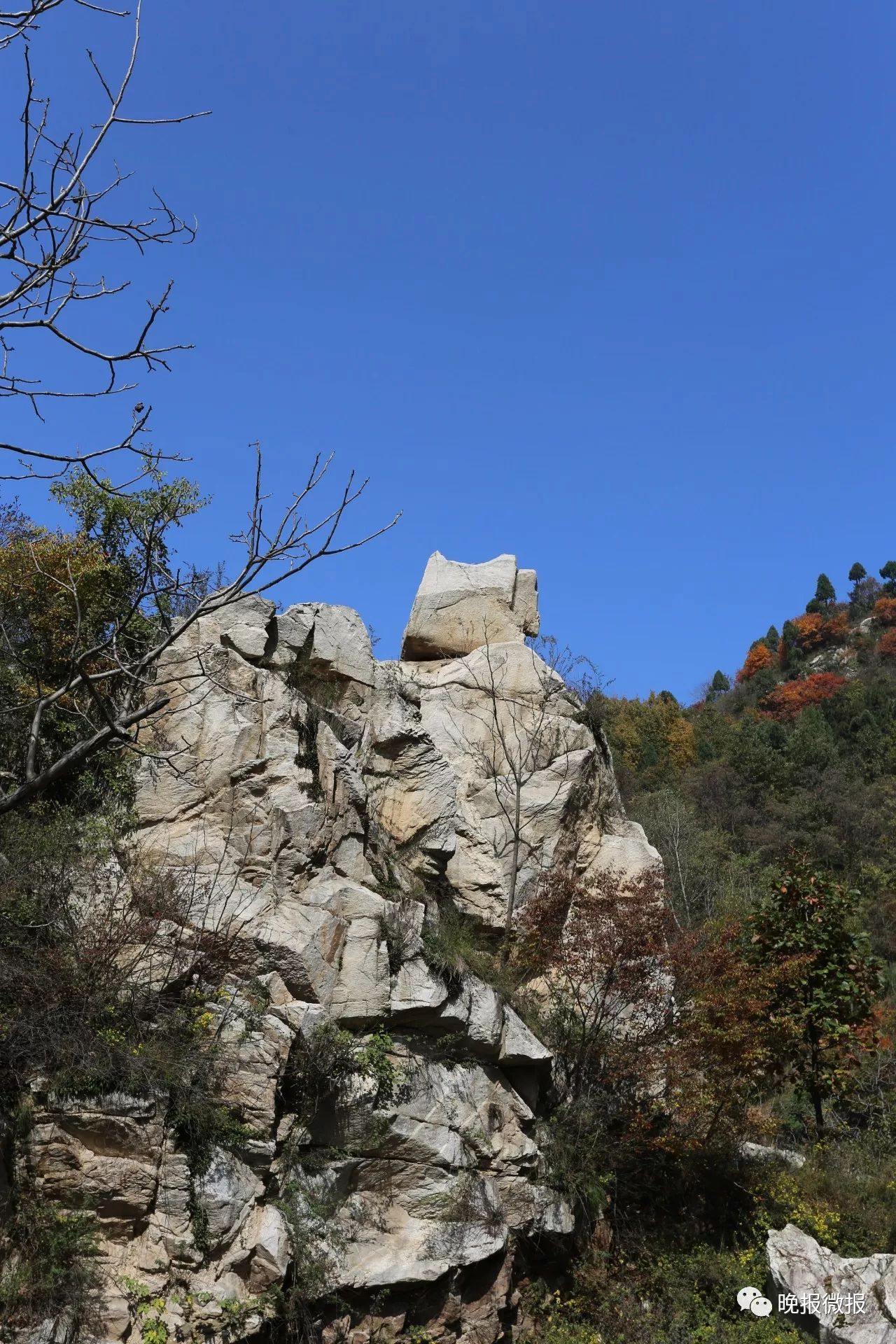 周末专刊西安地理抱龙峪青山红叶银瀑见证千年传奇