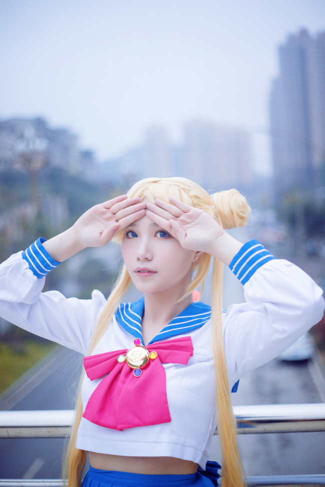 阳光女孩天桥示爱 美少女战士 月野兔 cosplay