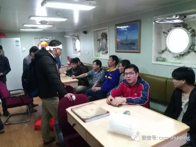 一货轮遭遇寒潮大风沉没 14名船员遇险全部获救