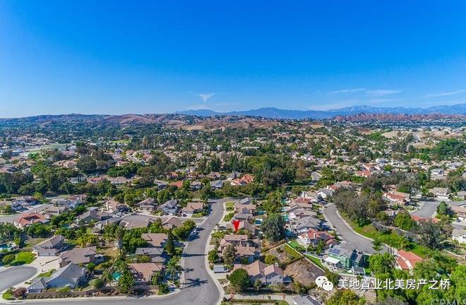 老區san gabriel mountain,每戶都可以眺望戶外景色,看到聖蓋博山谷