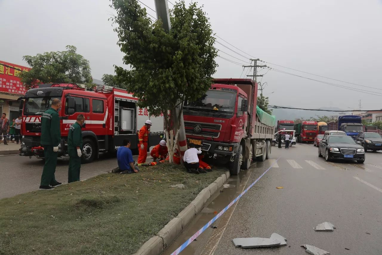 卻不知媽媽已經身亡,南寧一天內發生兩起大貨車碾壓事故