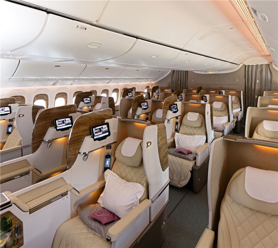 民航新闻 阿联酋航777客机全新头等舱,业内首推虚拟舷窗