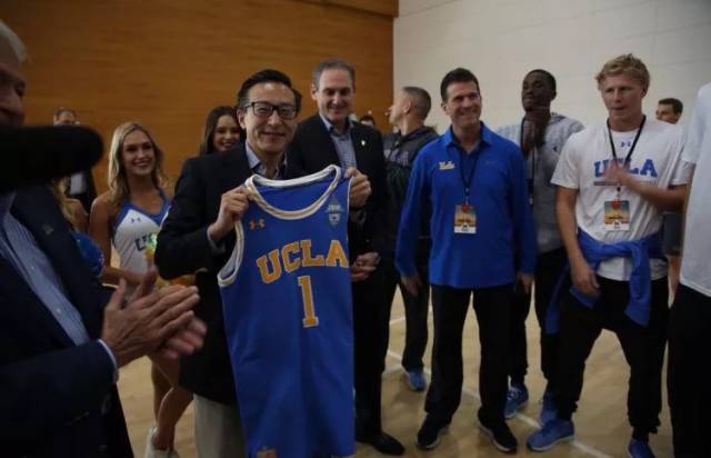 ncaa上演第三次中国赛,但这个篮球人才库也正遭遇商业化迷局