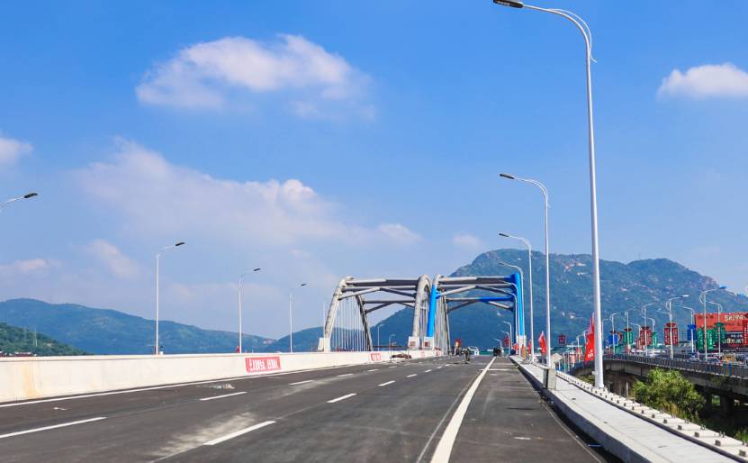 缓解交通压力,龙港大桥改建工程临时启动试通车