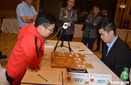 象棋世錦賽首日就高潮 虎牙象棋第一人王天一pk鄭惟桐慘烈廝殺