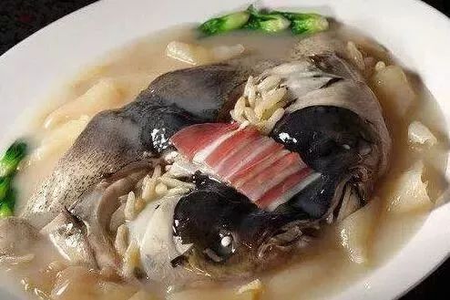 同春園當年的招牌菜是松鼠鱖魚和響油鱔糊,到今天也是鎮店名菜.