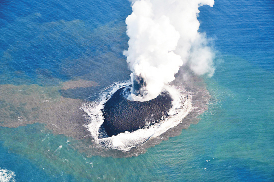 【科普】为什么海底火山爆发能形成海岛?