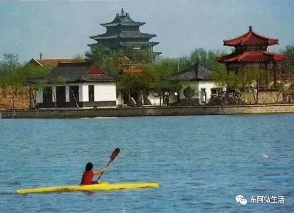 人民公園東昇橋八十年代荷香亭抽過這個煙的少之又少吧古棚街老照片