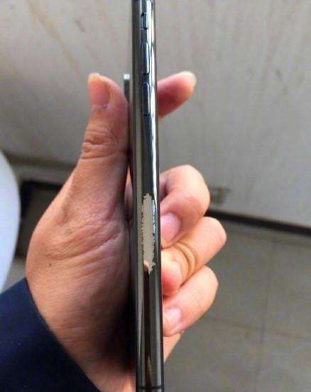 iphonex遭遇严重掉漆门 像刮刮卡一样被轻松刮开