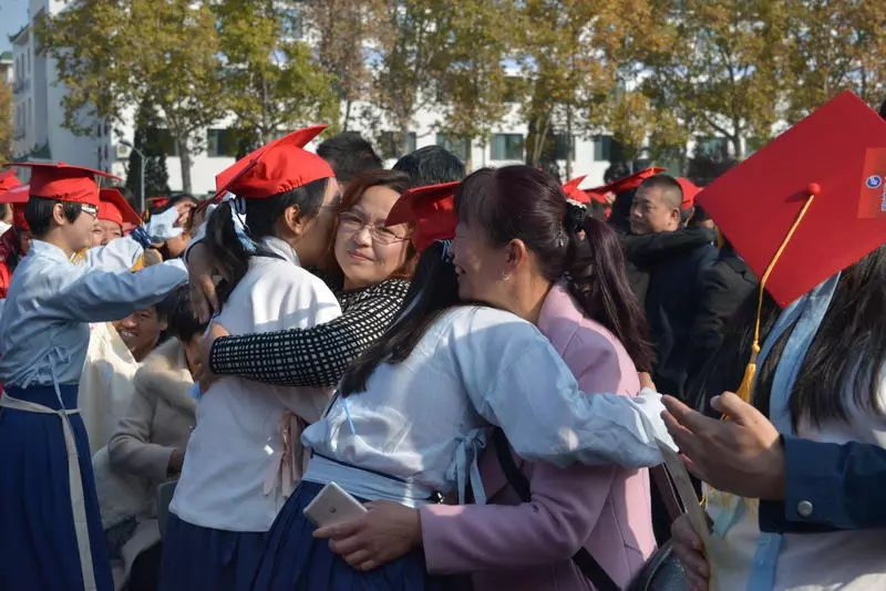 聊城一中成人礼图片