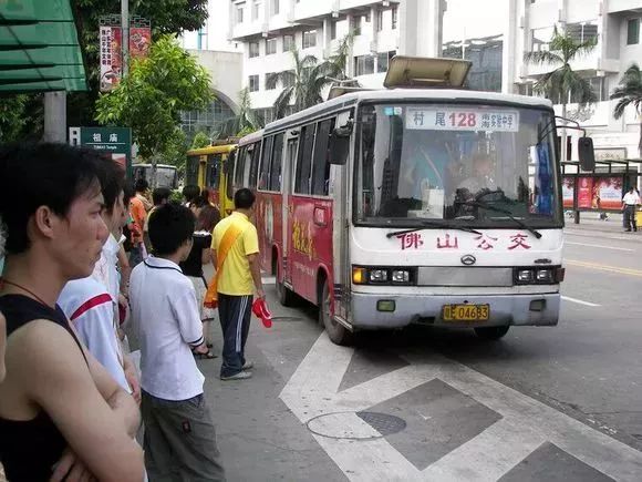 盐步街道公交车图片