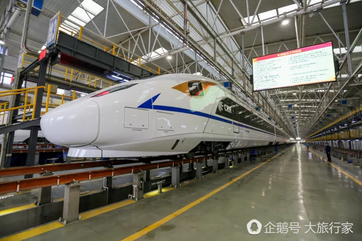 crh3a型動車抵達西安動車段,高鐵真的快通了!