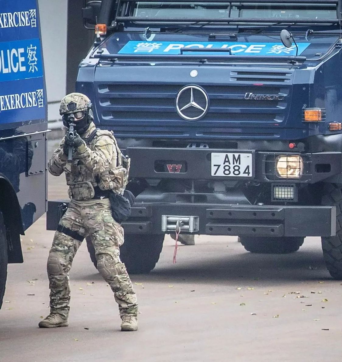 香港飞虎队运兵车图片