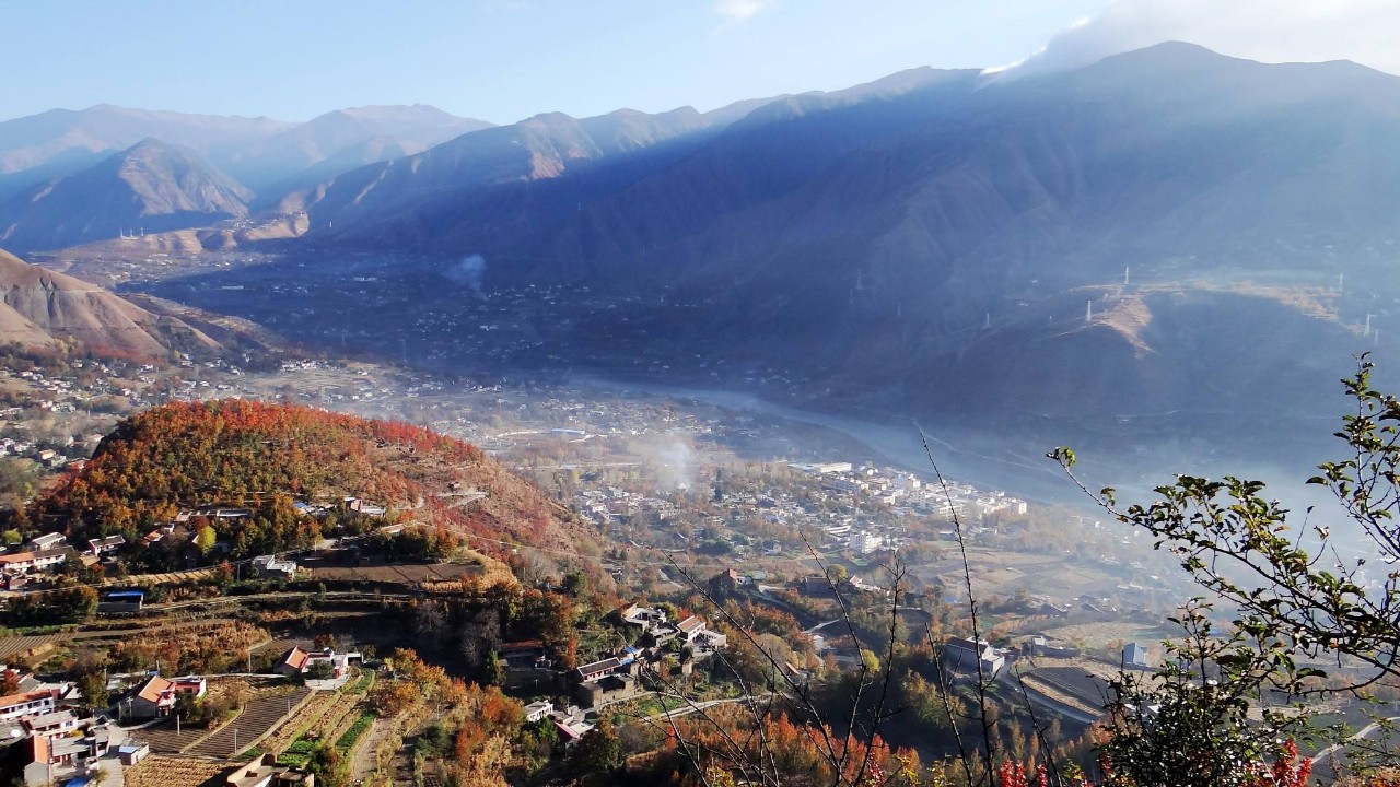 有"中国雪梨之乡"之称的金川县,春可观梨雪,秋可赏红叶,这就是金川县