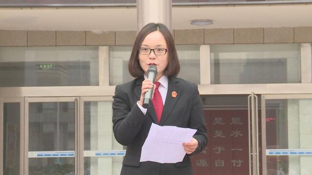 教育 正文 儀式上,滎陽市一中校長朱海青介紹