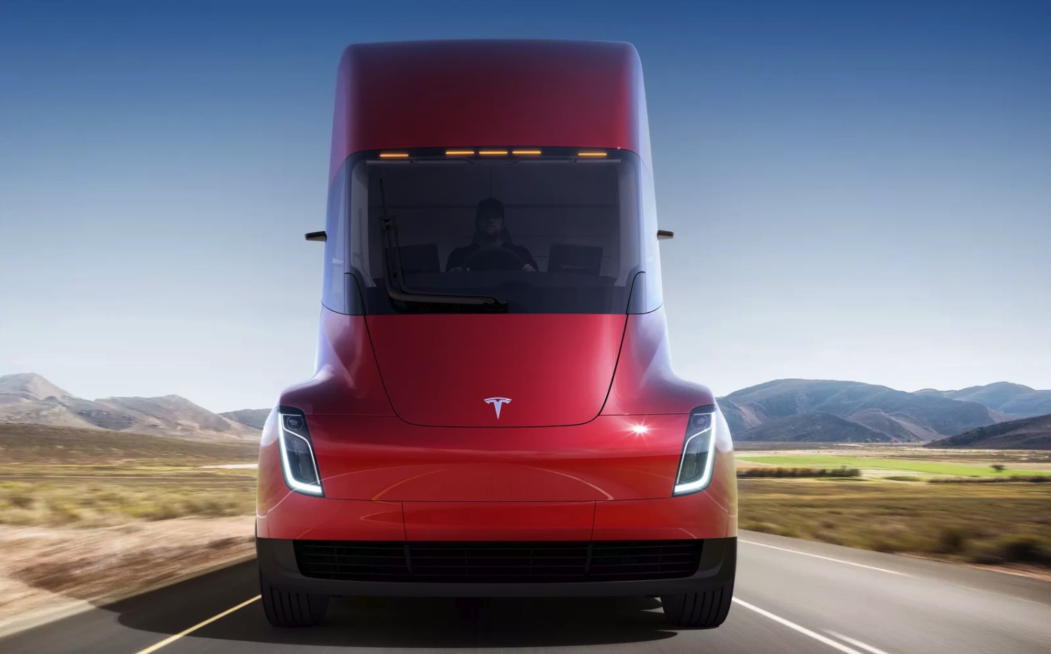 特斯拉发布电动卡车tesla Semi 续航里程超800km