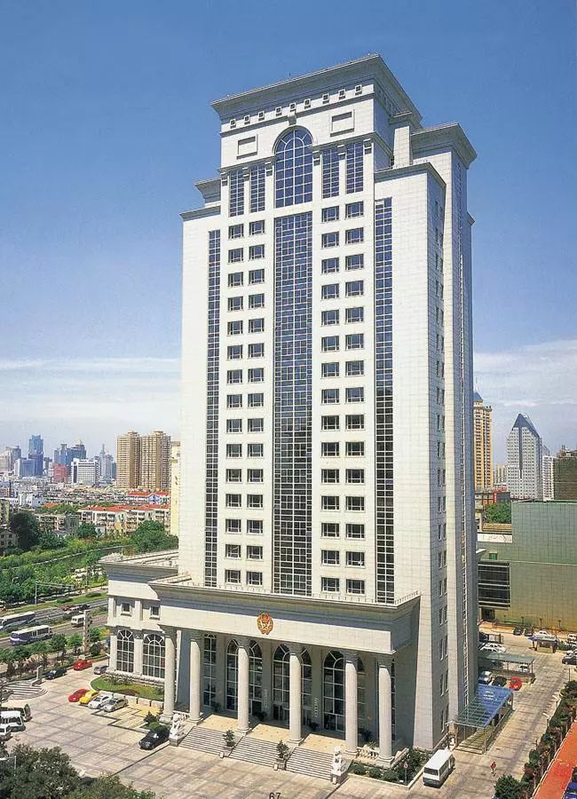 22金燕大厦主楼(2000年)上海金燕大厦1999年开业,楼高30层,拥有客房
