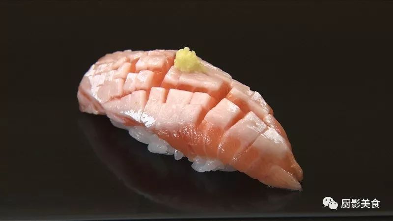 蓝鳍金枪鱼寿司(中腹)金枪鱼寿司(中腹)金枪鱼寿司(赤身)金枪鱼最普通