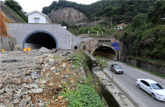 市区重点道路建设快马加鞭,天长岭隧道复线明年元旦通车!