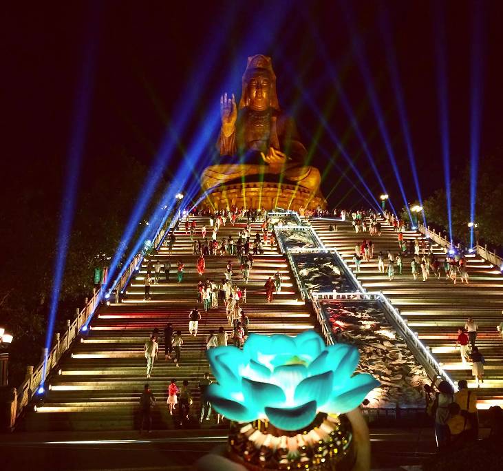 南海观音夜景图片