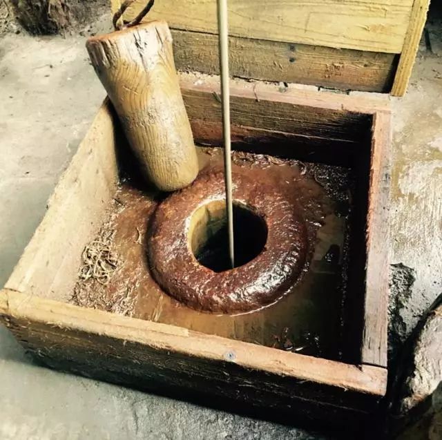 世界上第一口人工凿成的超千米深井——燊海井