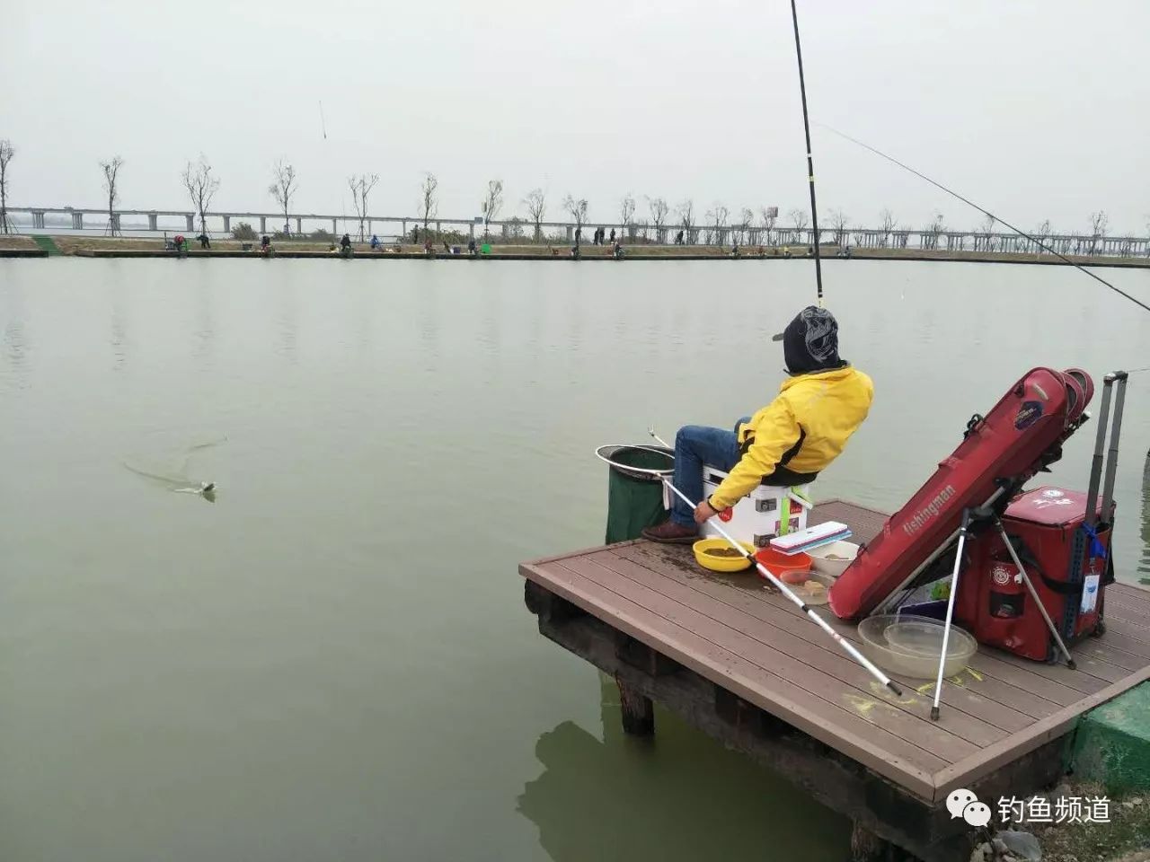 梓山湖钓鱼图片