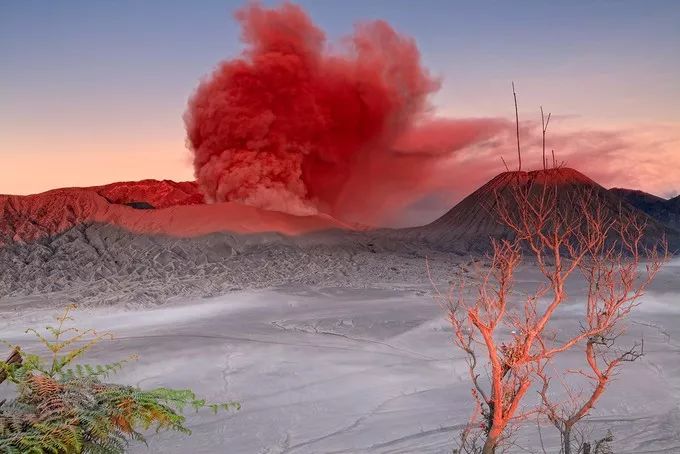 女山湖火山图片
