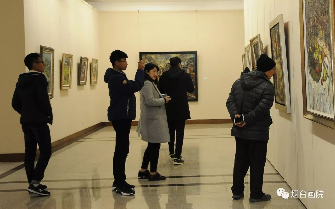 厚土温煦周发艾油画作品展于烟台画院陈列馆开幕