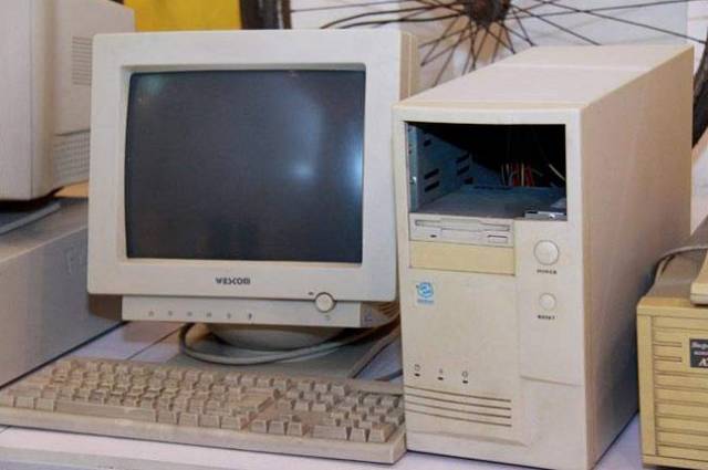 早期台式电脑
