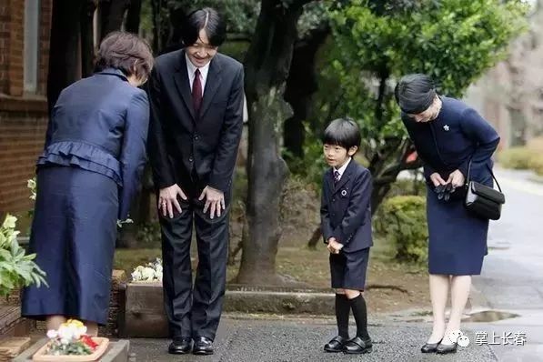 日本敬礼手势图片图片