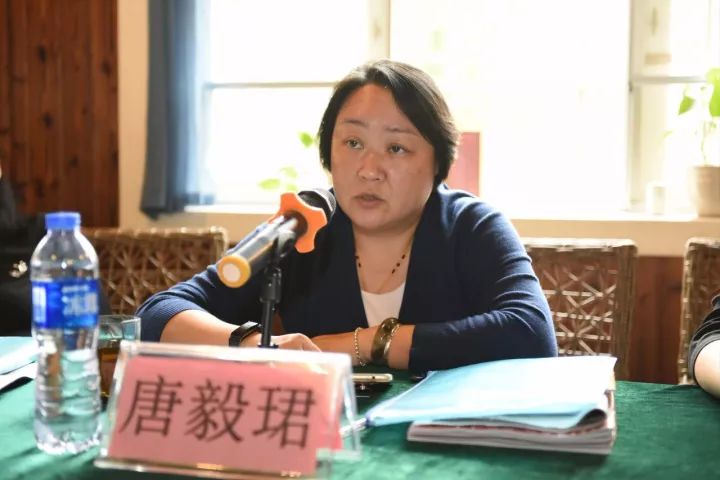 《检察风云》杂志社营运总监唐毅珺在会上发言