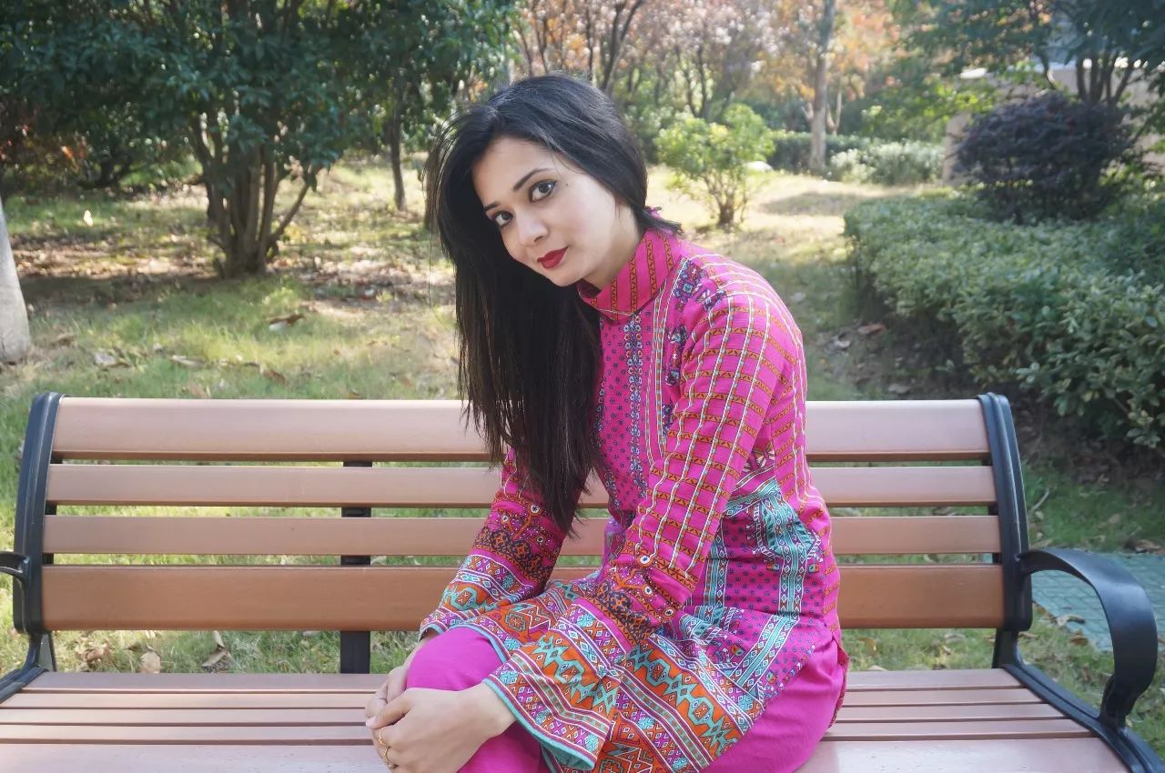 巴基斯坦女人服装图片