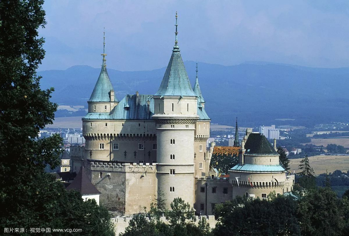 世界上城堡数量最多的国家之一斯洛伐克列国志