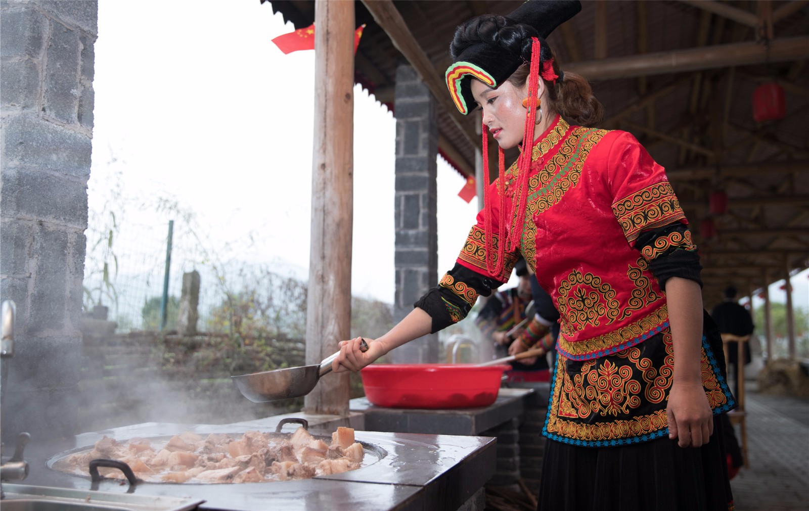 做荞麦粑!江西这所高校师生载歌载舞,热热闹闹过彝历新年!