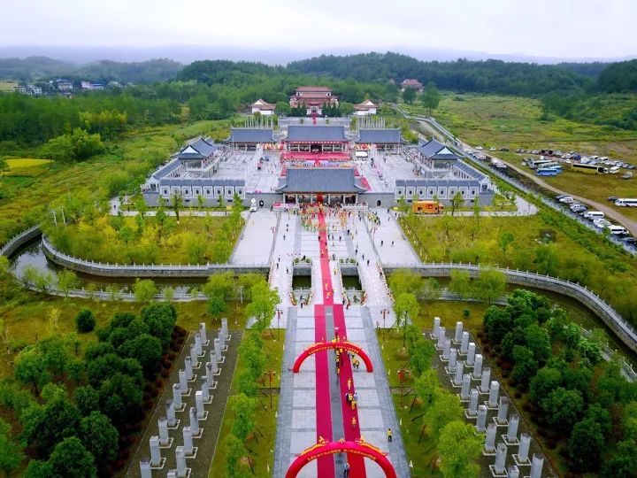 軍用號譜封面▼軍用號譜封面內頁▼神奇的天鵝洞群神爽的客家美食寧化