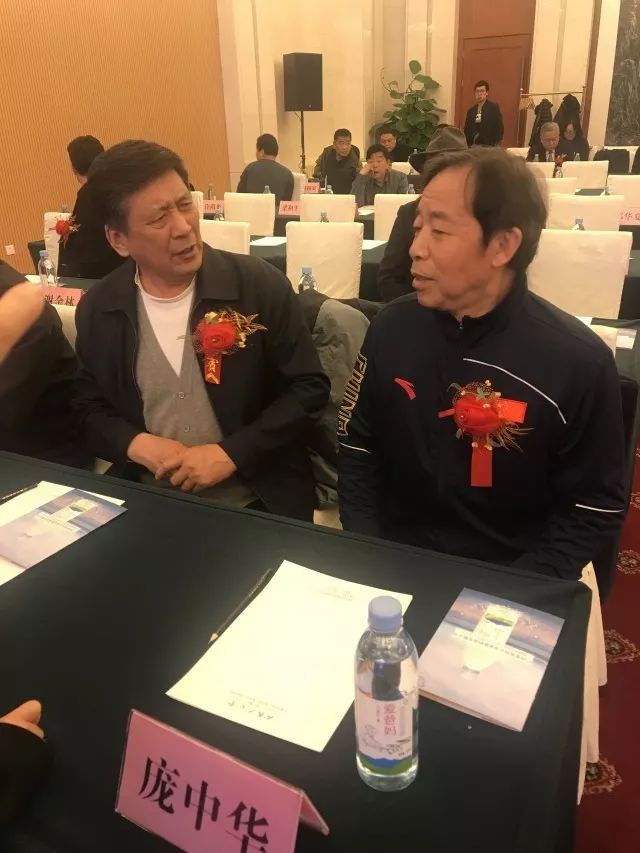 右起:庞中华,温晋平