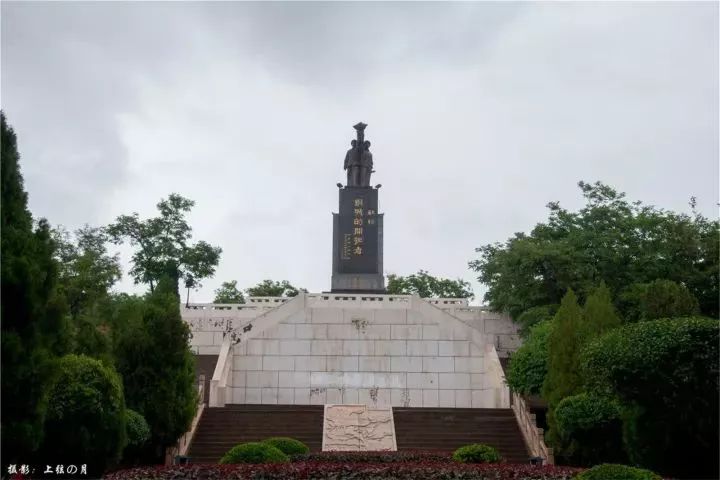 嵊州市鹿山公园纪念碑图片