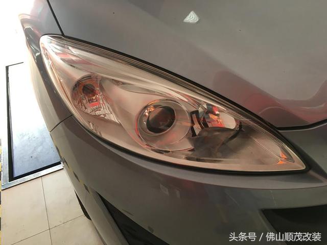 車主直接把近光鹵素燈泡換成氙氣燈,遠光換成led燈鹵素燈泡換成氙氣