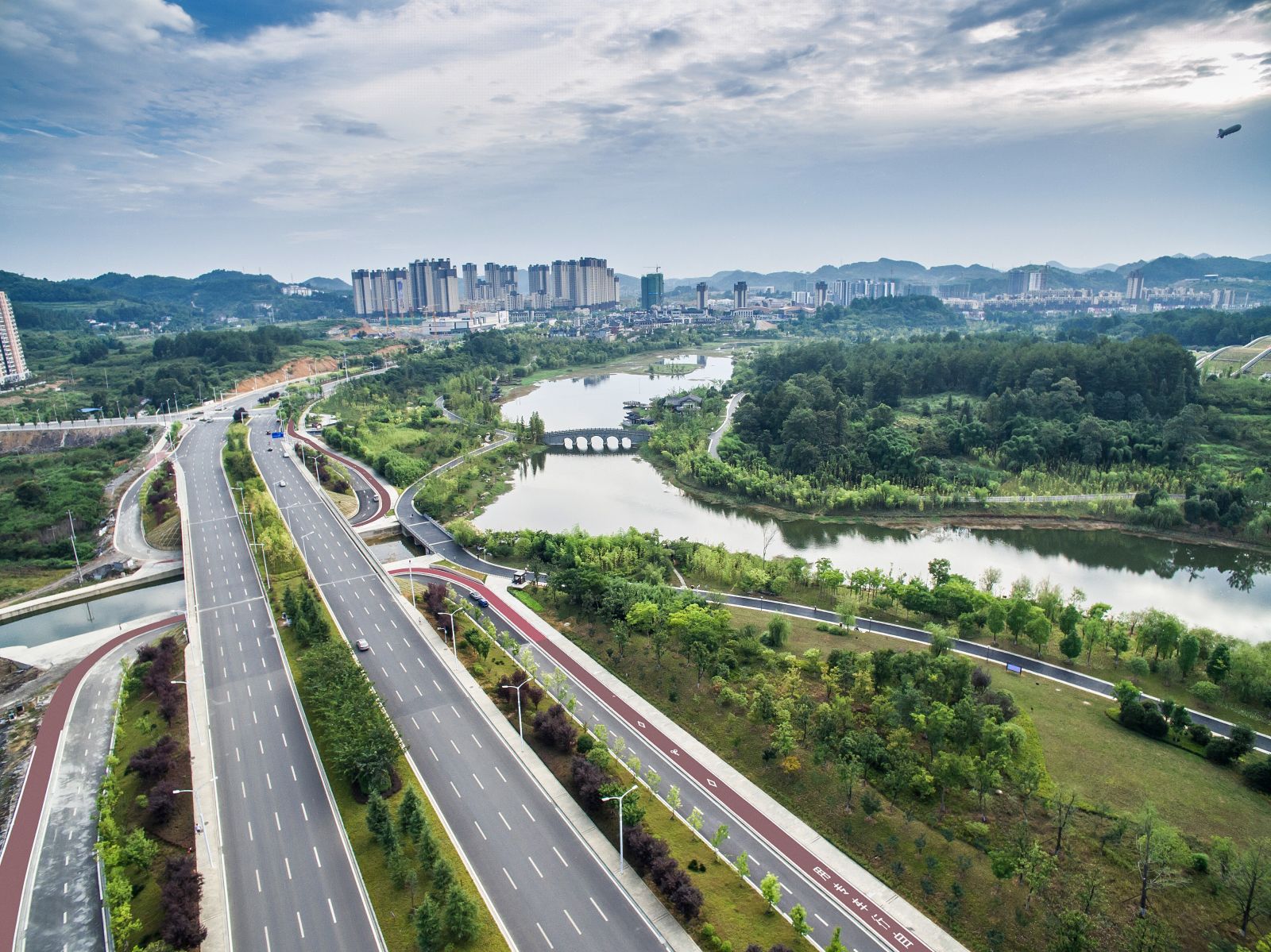 遵義市新蒲新區6號路(長征大道)道路景觀工程及配套工程溼地公園經典